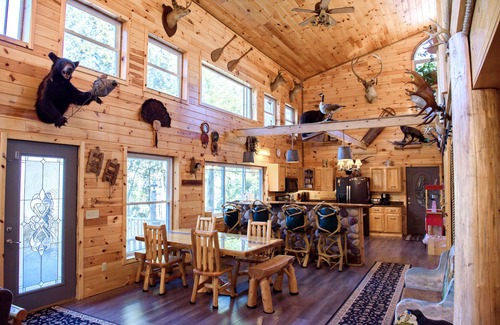 Harrison House | 2-bedroom vacation home just 10 minutes from Harrison Park