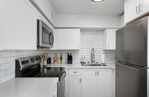 Encanto Apartment | 2 Bedroom | Walk to State Fair, Museums & Parks