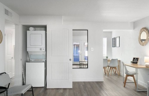 Encanto Apartment | 2 Bedroom | Walk to State Fair, Museums & Parks