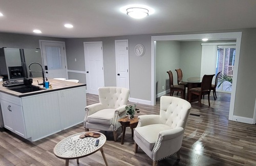 Southwest Raleigh House | 2 bedrooms 1 bath House 3 Miles to hwy 440.
