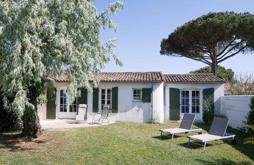Sainte-Marie-de-Re Apartment | 2 Bedrooms Apartment In Sainte-Marie-De-Ré