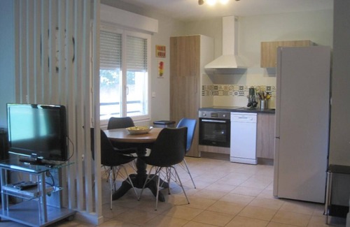 Arles House | 2 bedrooms house with living/kitchen dining and large outside patio