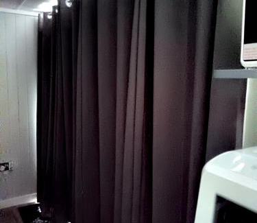 Derby House | 2-bedrooms, Private entrance, Sleep 4, Parking, Wifi, AirCon, Heating, Netflix