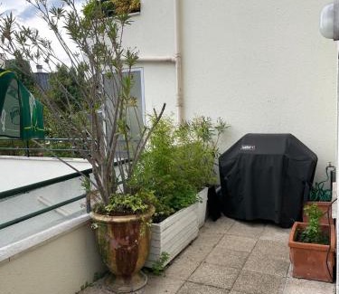 Quartier de Becon Apartment | 2 BEDROOMS & TERRACE with BBQ COURBEVOIE PARIS