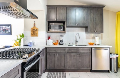 Menlo Park House | 2 Beds, 1 Bath, Kitchen private space, Furnished Stanford, Palo Alto, Menlo Park