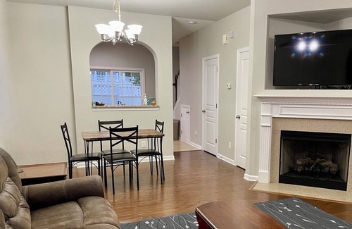 Belmont House | 2 beds 3 baths townhouse, great location!