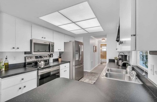 Sarasota Springs House | 2 Blocks from Legacy Trl+Heated Pool&Pool Table