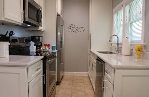 Savannah Beach House | ⚡2 Blocks from Tybee Pier & Pavilion ⚡