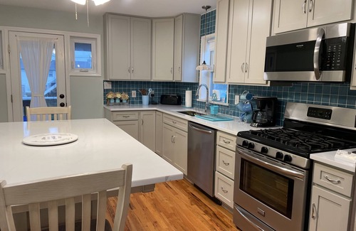 Point Pleasant Beach House | 2 blocks to Beach LINEN, fire pit, POOL sleeps 12