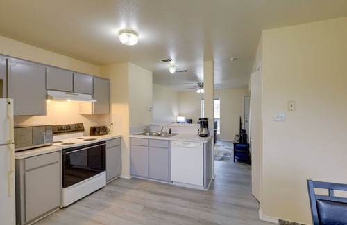 Killeen House | ~ 2 Blocks to Shops: Quaint Killeen Townhome!