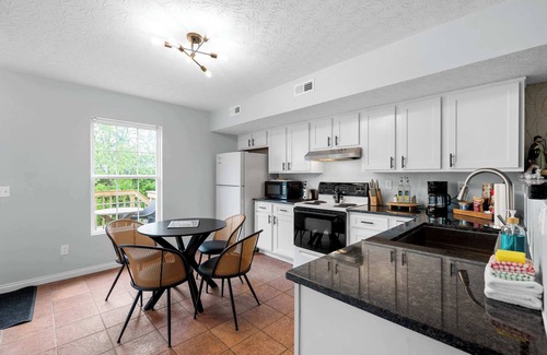 Williamstown Apartment | 2 BR 1.5 Bath Retreat/Sleeps 7/3 Miles to Ark!