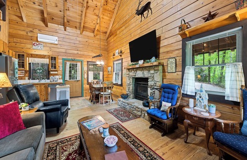 Maggie Valley Cabin | 2 BR 2 BA Cabin, Private, Close to Town, Covered Porch, Views, Gravel Access