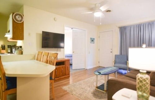 North Ocean City Condo | 2 BR 2 Bath indoor and outdoor pools Tennis 1.5 blocks to the beach