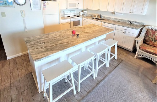 Ocean City Condo | 2 br 2 bath, ocean and boardwalk front at 3rd St/large balcony