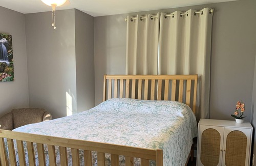 Saint Joseph House | 2 BR Beauty - Lg yard/patio - 10 min to beach!