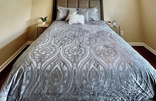 Beverly Hills House | 2 BR Birmingham beauty