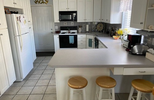 Hampton Condo | 2 BR CONDO 2 MIN. WALK TO OCEAN/BEACH
