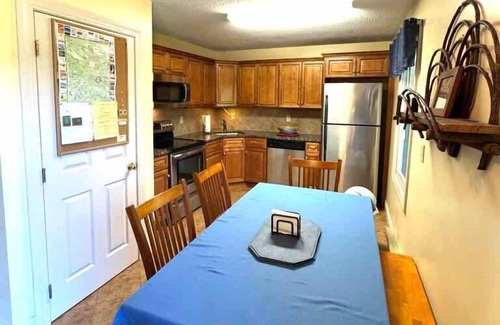 Hancock Condo | 2 BR Condo Mountain Views At Jiminy Peak- Sleeps 7