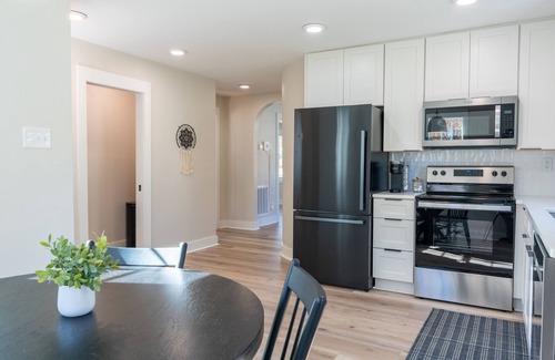 Durham House | 2 BR King Bed Near Duke Hospital & Campus