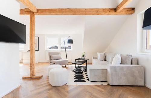 Ruedesheim am Rhein Apartment | 2 BR Loft - LUXUS - MODERN - PARKPLÄTZE - KAFFEE - NETFLIX - WEINBERGBLICK - KÜCHE - BALKON