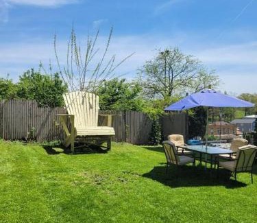 Pittsburgh Apartment | 2 BR - Off Street Parking - Amazing View Nearby