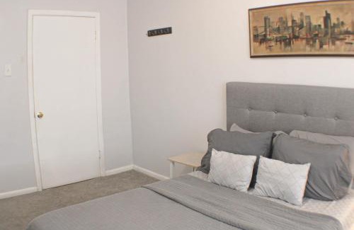 Pittsburgh Apartment | 2 BR - Off Street Parking - Amazing View Nearby