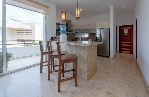 Zazil-ha Condo | 2 BR Penthouse - Beachside - Casa del Mar