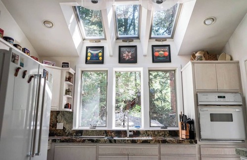 Idyllwild Cabin | 2 Brooks - Walk To Town, Seasonal Stream, Awesome Back Deck & Cool Architecture