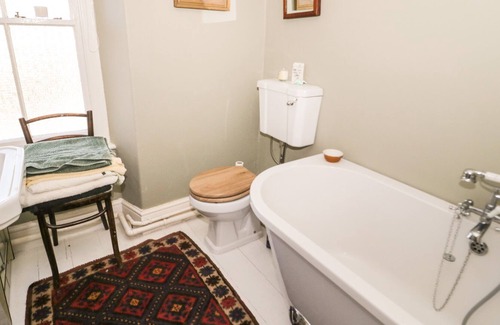Llanfairfechan House | 2 BRYN EURYN, family friendly, with a garden in Llanfairfechan