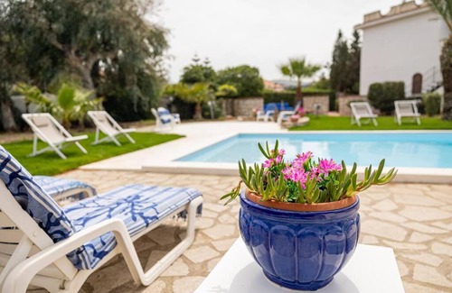 Piana Calzata Apartment | 2-Casa sul mare con piscina vicino Cefalù
