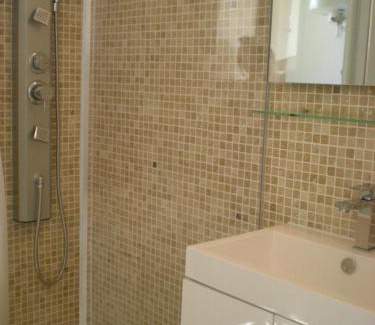 Greoux-les-Bains Apartment | 2 Chemin Neuf balcon