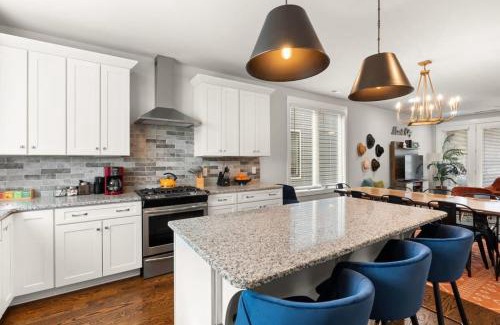 South Nashville House | 2 Chic Townhomes Near Geodis Sleeps 22