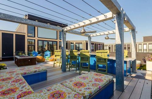Old West Side Apartment | 2 Combined Apartments near Kerrytown Concert House