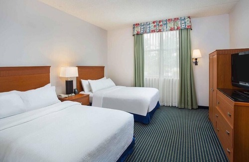 Lexington Hotel | 2 Connecting Suites at a Hotel