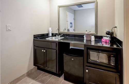 Montgomery Apartment | 2 Connecting Suites at a Hotel