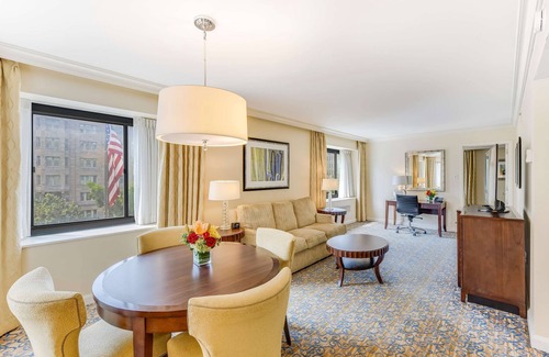 Connecticut Ave - K Street House | 2 Connecting Suites at a 4⭐️ Hotel