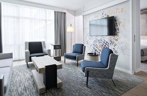 District Wharf House | 2 Connecting Suites at a 4⭐️ Hotel