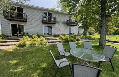 Lake City Hotel | 2 Cozy Combined Family Studios