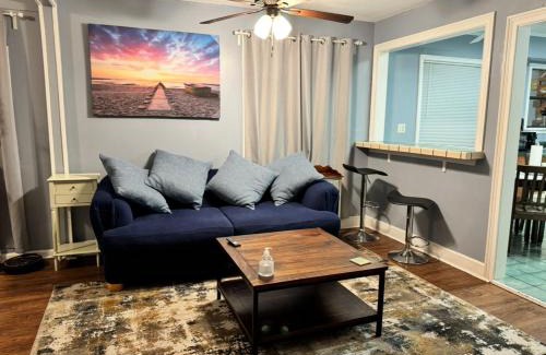 Arlington Apartment | 2 CoZY HOME WITH HUGE PATIO
