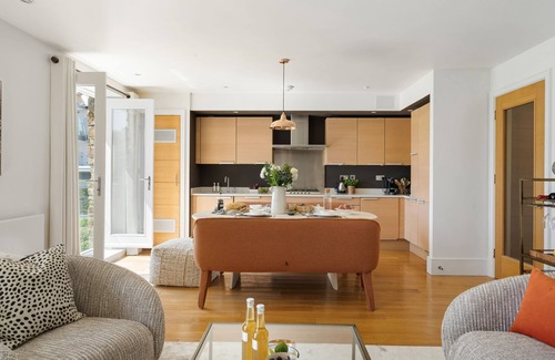 Dartmouth Apartment | 2 Dart Marina - a duplex apartment that sleeps 4 guests in 2 bedrooms