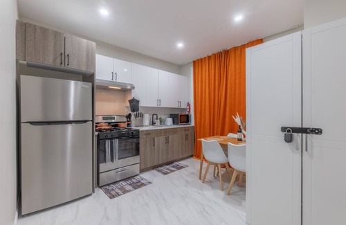 Ampere Apartment | 2 Days Stay Get 40% OFF for, Sleeps 6 & 2 Queen