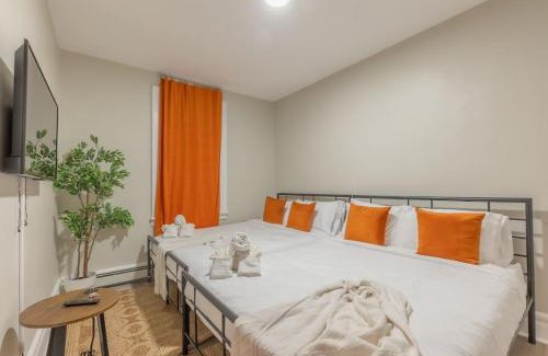 Upper Roseville Apartment | 2 Days Stay Get 40 percent OFF for, Sleeps 6 & 2 Queen