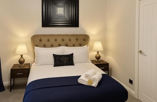 Droylsden House | 2 double bed 42 Shrewsbury Road,Manchester