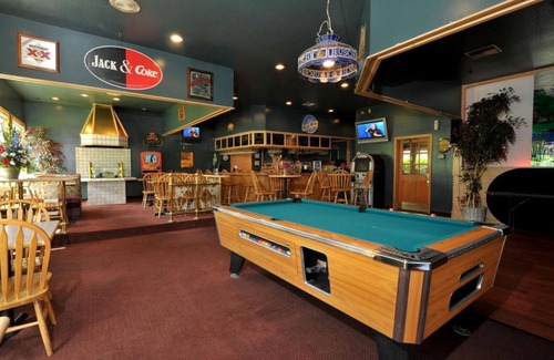 Nampa Hotel | 2 Family-Friendly Units! Indoor Swimming Pool, Near Idaho Black History Museum!
