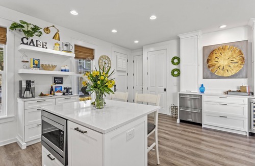 Laurel Grove House | 2 Golf Carts with a Luxury Golf Course View
