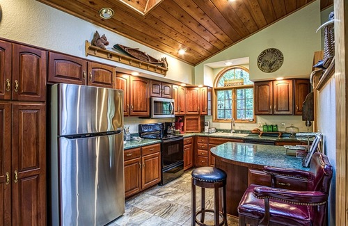 Hot Springs Village House | 2 Granada Way - HDTV, WIFI. A large, spacious luxury golf front home on Diamante