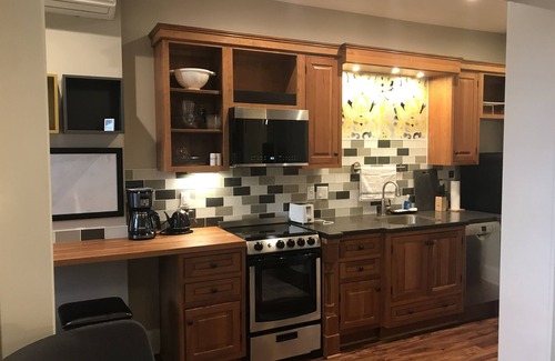 Rochester Apartment | #2 Great studio apt with garage, near 590/490