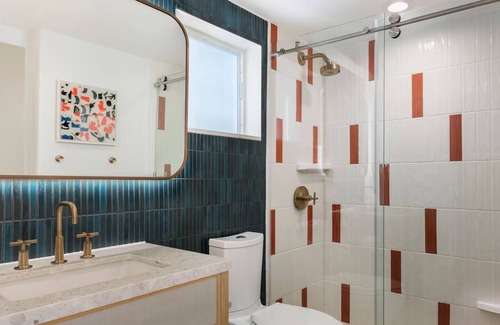 Islamorada Hotel | 2 Guest Room, 2 Queens, Marina View, Balcony, Free Parking & Pet Friendly