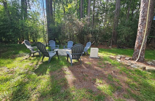 Brookeland House | 2 Homes! 6 BR 5BA! Swimming pool! Private Hot Tub! Pool Table! Basketball Hoop!
