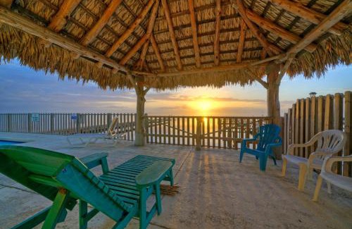 Flour Bluff House | 2 Homes on the Bay Shared Waterfront Pool Boat Dock Laguna Village Paradise